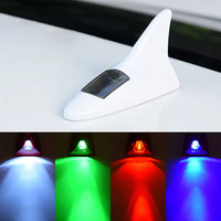 Antenne universelle de toit de voiture en forme d'aileron de requin à énergie solaire 8 LED