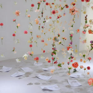 Guirnalda de Flores Artificiales para Decoración de Jardín, Cortina de Lluvia de Pétalos, Flores Creativas para Primavera y Verano, Decoración Flotante para <span class=keywords><strong>Fotos</strong></span> - Product Image 1