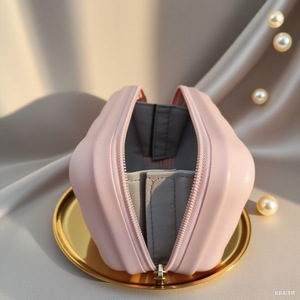 Valigia Retrò Vintage Fatta a Mano, Borsa da Viaggio Classica, Baule Stile Steamer per un Look Classico - Product Image 2