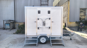 Venta al por mayor de fábrica: Remolque de inodoros portátiles modernos para exteriores, diseño de lujo, 3 cabinas - Product Image 6