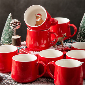 Caneca de Cerâmica com Design de Rena e Papai Noel, Copo Festivo Vermelho com Tampa e Colher, Presente de Natal - Product Image 3