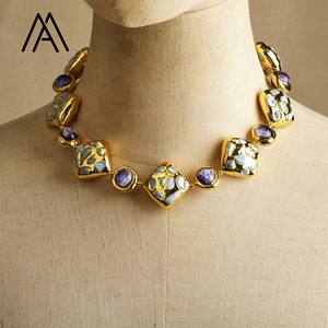 Collier de perles carrées en pierres précieuses Lalima conçu avec un collier de mode en perles de verre violettes - Product Image 6