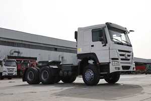 Chasis de Camión Pesado Howo Blanco 6x4, Unidad Tractora de Plataforma Plana con 1 Año de Garantía para Transporte de Maquinaria de Construcción - Product Image 3