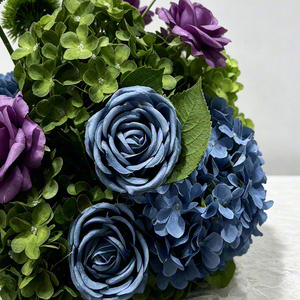Arreglo Floral Moderno Hecho a Mano con Hortensias y Anthurium Verde Musgo Natural Realista para Decoración de Bodas, Banquetes y Regreso a Clases - Product Image 2