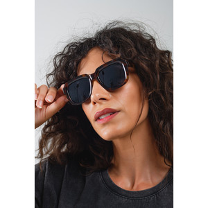 Gafas de sol cuadradas gruesas con montura de caparazón de tortuga marrón oscuro - Product Image 1