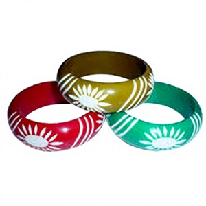 Nouveau Bracelet Moderne en Résine Sculpté, Pièce d'Art Circulaire, Design Abstrait Noir et Blanc, Objet Décoratif pour Fête - Product Image 5