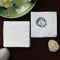 Serviettes en papier personnalisées avec monogramme imprimé et agitateurs à boisson en acrylique assortis, ensemble de décoration de table de cocktail pour mariage