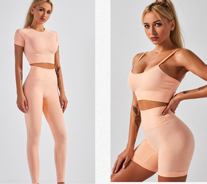 Tuta sportiva all'ingrosso ragazza Sexy abbigliamento Fitness abbigliamento sportivo Yoga Set corto palestra abbigliamento sportivo <span class=keywords><strong>Leggings</strong></span> da corsa Set reggiseno senza cuciture da donna - Product Image 4