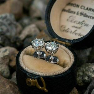 Orecchini a Perno Classici con Sei Punte in Zirconia per Donne, Eleganti Gioielli da Sposa alla Moda - Product Image 4