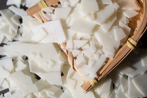Factory Price 100% Natural Soy Wax for Candles Flakes Soy Wax for Cup Candles - Product Image 5