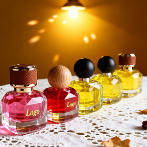 OEM Thiết Kế Độc Đáo Riêng Rỗng Sang Trọng Tùy Chỉnh Tốt Sương Chất Lượng Cao 30Ml 50Ml 100Ml Uốn Loại Rõ Ràng Thủy Tinh Nước Hoa Chai - Product Image 5