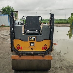Venta económica: Rodillo agrícola pequeño de alta calidad CAT CB24B, rodillo mini Caterpillar usado de 3 toneladas, rodillo original en venta EPA - Product Image 4