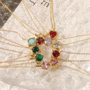 Nuevo Collar de Moda Elegante con Colgante Cuadrado Multicolor en Acero Inoxidable con Baño de Oro de 18k y Circonitas en Forma de Corazón para Mujer - Product Image 1