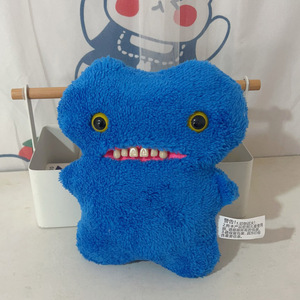 Lindo Peluche de Perro Monstruo de 8 Pulgadas con Dientes Divertidos, Muñeco de Peluche Súper Suave para Aliviar el Estrés - Product Image 2