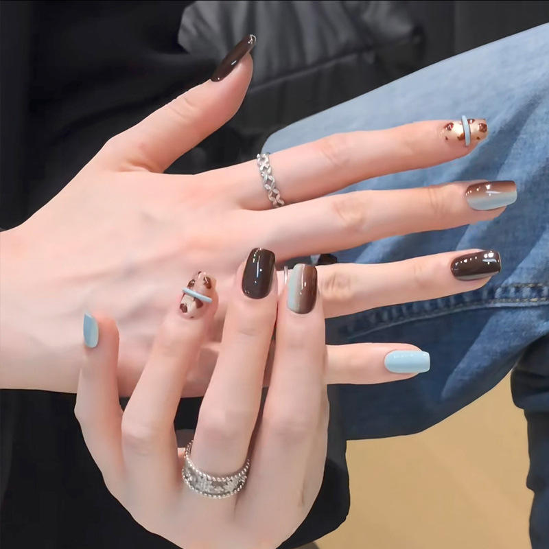 By2519 : une élégance et une beauté d'une rare noblesse.