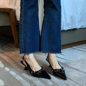 Elegantes Stilettos de Tacón de Aguja con Punta en Pico, de Charol Negro y Seda, con Pedrería, Estilo Slip-On, con Sandalias para Mujer, Ideales para Fiestas y Eventos - Product Image 6