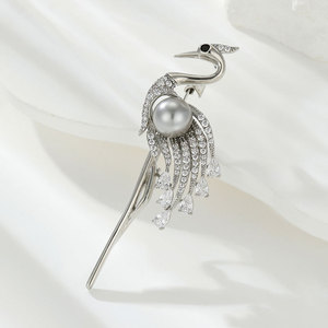 Elegant Red Crowned Crane Brooch Micro Inlaid Zinc Alloy Women's Gift Fashion Animal Shape Corsage - Product Image 4
