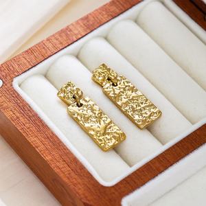 Boucles d'oreilles pendantes tendance 2025 en acier inoxydable anti-ternissement, style pépite, bijoux de mode coréenne pour femmes - Product Image 5