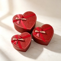 Caja de Regalo de Lujo con Diseño de Rosas en Relieve, Caja Roja Premium, Juego de 3 Piezas, Caja de Regalo Cosmética con Lazo de Cinta, Caja de Embalaje para Regalo