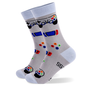 Chaussettes à lettres Do Not Disturb I'm GAMING les plus vendues, chaussettes européennes et américaines à tube moyen en coton - Product Image 3