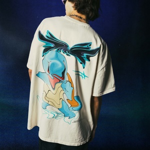 เสื้อยืดวินเทจสีขาวล้างสีสไตล์เรโทรทรงโอเวอร์ไซส์สำหรับผู้ชาย ผ้าฝ้ายล้างสี พิมพ์ลายตัวละครอนิเมะ สตรีทแวร์ เสื้อยืดแบบสั่งทำ - Product Image 2