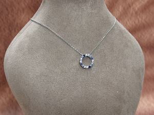 Elegante colgante circular abierto con zafiro azul degradado y diamante transparente, colgante de plata, joyería de lujo, regalo para damas, uso diario. - Product Image 4