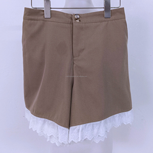 Shorts chino kaki personnalisés pour femmes avec bordure en dentelle - Product Image 2
