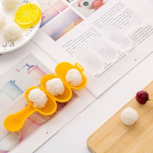 H693 Kit de moules écologiques pour boulettes de riz DIY, shaker en plastique, outil de cuisine avec cuillère à riz et boîte de moules à boulettes - Product Image 3
