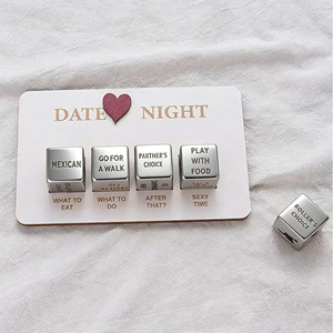 Juego de Dados para Citas Nocturnas con Cubos de Decisión para Parejas, Juego de Elección de Actividades Románticas, Dados de Metal, Regalo - Product Image 1