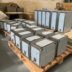 กล่องจ่ายไฟฟ้าสแตนเลสสตีล 304 316L แบบกำหนดเอง ระดับ IP66 IP65 IP54 สำหรับอุปกรณ์ไฟฟ้าอุตสาหกรรม - Product Image 3
