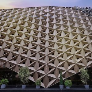 מערכת חיפוי חיצונית מודרנית מותאמת אישית 3D אלומיניום חזית עץ קיר תפאורה קל התקנה - Product Image 1