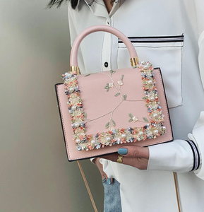 Sac à bandoulière diagonale élégant et simple pour femmes, petit sac carré à la mode version coréenne, sac fourre-tout en dentelle perlée - Product Image 1