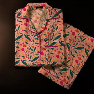 Ensemble de Pyjama de Nuit Personnalisé pour Femmes, 2 Pièces, en Coton Imprimé Floral - Product Image 3