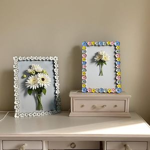 Cadre <span class=keywords><strong>photo</strong></span> décoratif blanc ivoire délicat, fleurs en résine peintes à la main, design botanique, porte-<span class=keywords><strong>photo</strong></span> - Product Image 4