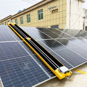 Robot de nettoyage de panneaux photovoltaïques sur chenilles, télécommandé, pour centrales solaires - Product Image 4