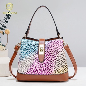 ม้วนหนังเทียมลายนูนผิวปลากระเบนมุกไล่ระดับสีโฮโลแกรมสำหรับทำรองเท้าแบบทำมือ - Product Image 6