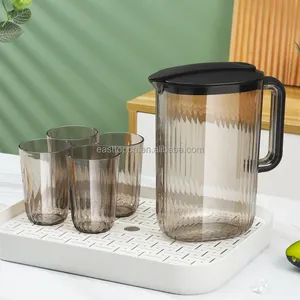 नई आगमन पीने के बर्तन BPA मुक्त खाद्य ग्रेड पारदर्शी प्लास्टिक घड़ा नींबू कॉफी चाय की केतली पीने पानी सुराही के साथ सेट कप
