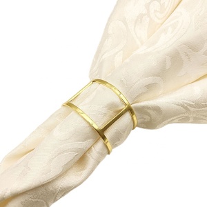 Anneaux <span class=keywords><strong>de</strong></span> <span class=keywords><strong>serviette</strong></span> ronds en métal doré <span class=keywords><strong>pour</strong></span> décorations <span class=keywords><strong>de</strong></span> <span class=keywords><strong>table</strong></span> - Product Image 1