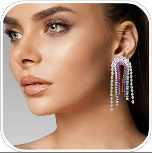 Brincos Longos Multicoloridos com Franjas para o Dia da Independência Feminino, Brincos de Bandeira com Strass Vermelho, Branco e Azul - Product Image 6