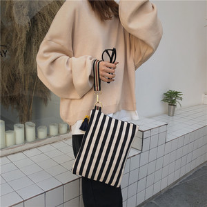 Bolsa de lona para cosméticos para mujer, estuche organizador de <span class=keywords><strong>maquillaje</strong></span> a rayas con borla, bolsa de aseo de viaje, estuche de belleza de lona, 2023 - Product Image 4