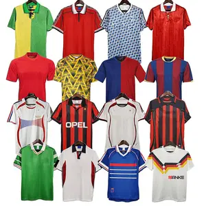 Groothandel V-Hals Hardloop T-Shirt Mannen Set In Voorraad Voetbal Shirt Maker Blank Thai Kwaliteit Retro Futbol Jersey Voetbalkleding