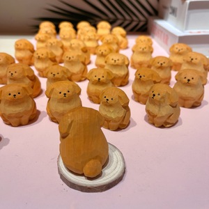 Moderner Handgeschnitzter Golden Retriever aus Lindenholz - Niedliches Hundegeschenk für Abschluss & Geburtstag - Neuer Stil - Product Image 4