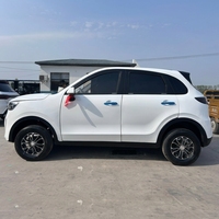 Voiture électrique XINGPENG 4 portes, tableau de bord LCD, phares LED, intérieur luxueux, autonomie NEDC de 200 km, moteur 50 kW, batterie 30 kWh
