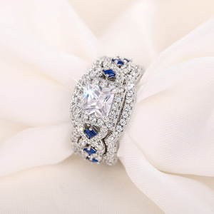 Ensemble de trois bagues en zircon carré de luxe pour femmes, bijoux élégants à plusieurs couches, tendance - Product Image 3