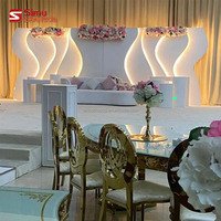 Toile de fond de scène carrée en acrylique blanc de haute qualité pour mariage, toile de fond de mariage personnalisée en acrylique pour la décoration de fête