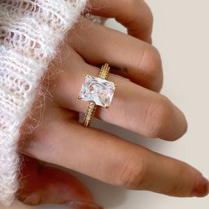 Anillo de Eternidad con Circonitas Baguette Brillantes y Chapado en Oro de 18K para Mujer, Ideal para Aniversario - Product Image 6