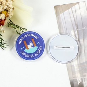 Customized Plastic Crafts Acrylic Badge Custom Tourist Brooch Souvenirs Acrylic for Clothing bag Accessories Souvenirs Gifts