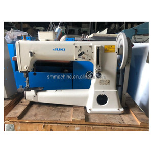 Machine à coudre industrielle à bras long Juki TSC441 d'occasion, pour cuir et matériaux épais, à aiguille simple, forte capacité à coudre les tissus épais, en stock - Product Image 3