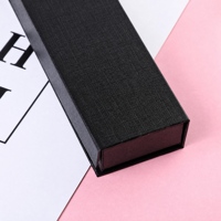 Boîte cadeau en papier pour stylo, fermeture magnétique, ruban noir, insert en velours, boîte d'emballage rectangulaire pour stylo, vente en gros