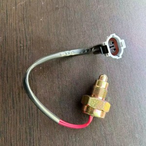 Interruptor de Luz de Reversa ZM001A-1701040-7 para Haval H5 H3 Zhongma, Transmisión 12V, Accesorio Trasero para Automóvil - Product Image 1
